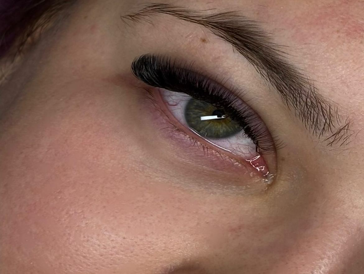 Extensii de gene 1-3D, look natural și feminin